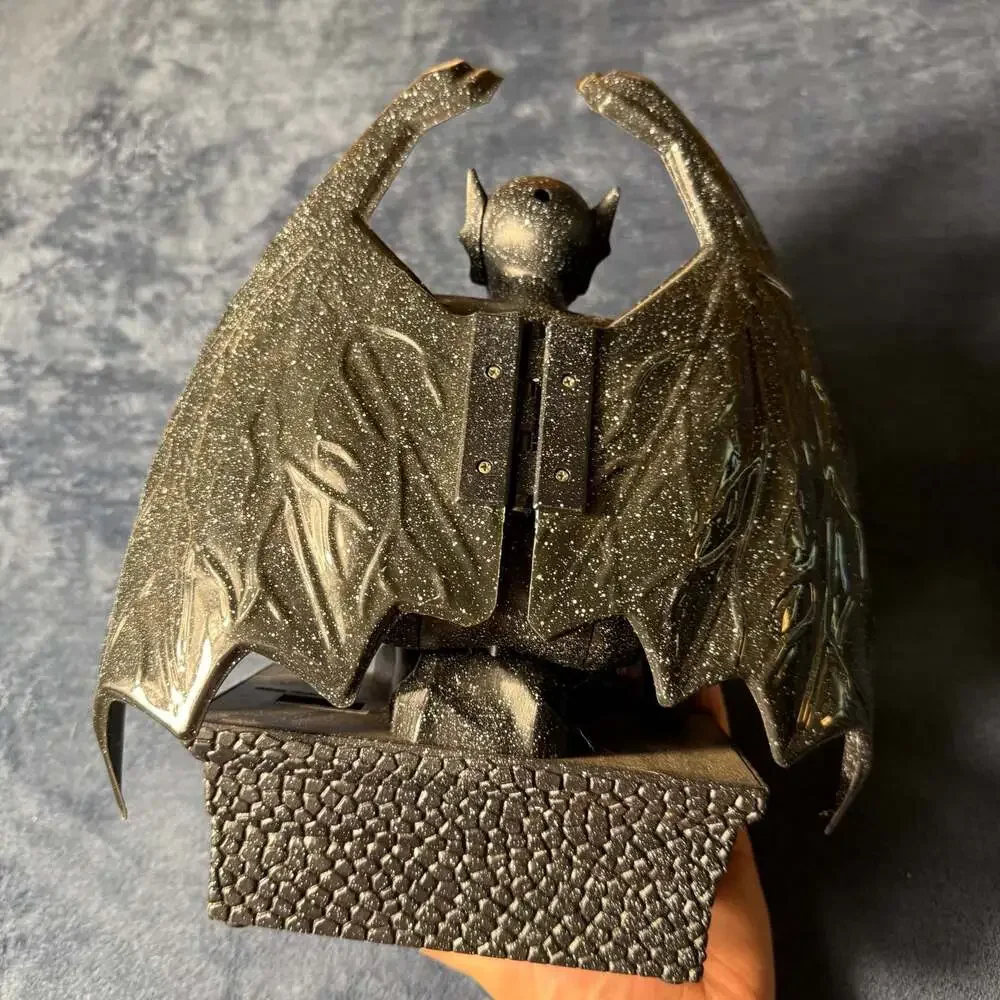 Disney Gargoyles Animated Goliath Motion-Activated Statue